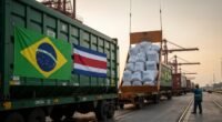 Contêineres de ração pet do Brasil sendo exportados para a Costa Rica em um porto.